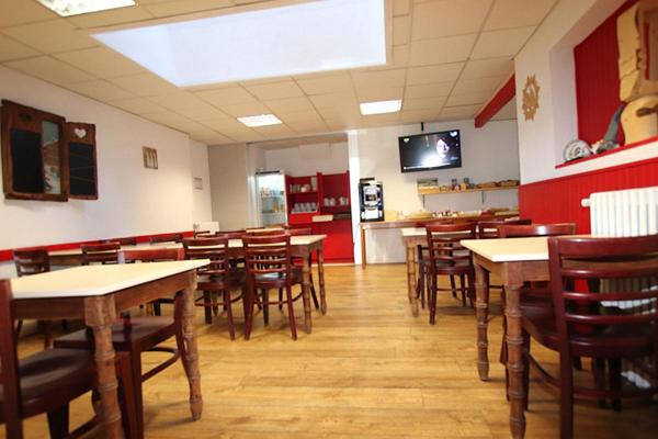 Hôtel Restaurant avec bar Licence IV - Vente murs et fonds - Axe A75