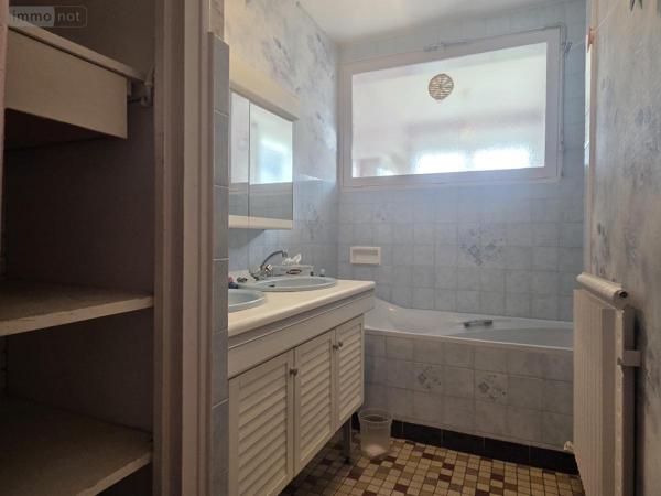 Maison à vendre à Château-Gontier-sur-Mayenne en Mayenne (53200), ref : 53073-1738