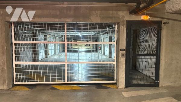 PLACE DE PARKING SÉCURISÉ 12,5 M² – SEYNOD
