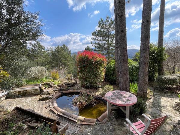 Vue et très bel environnement pour cette maison à Dieulefit