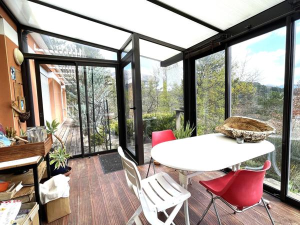Vue et très bel environnement pour cette maison à Dieulefit