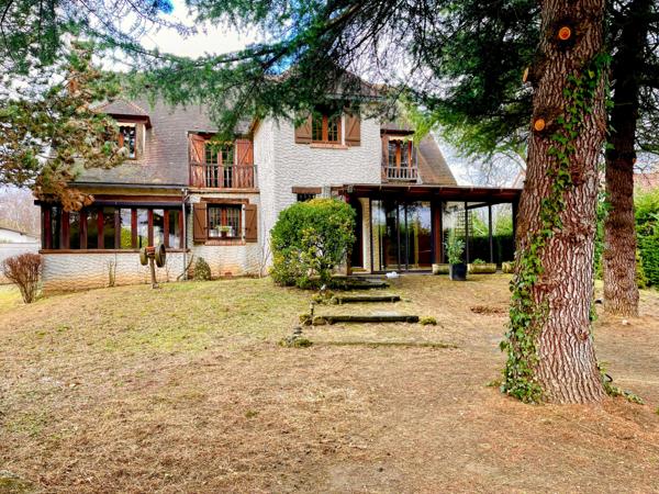 Cerny (91590) Maison 4 chambres, sous-sol, piscine sur 1454 m² de terrain