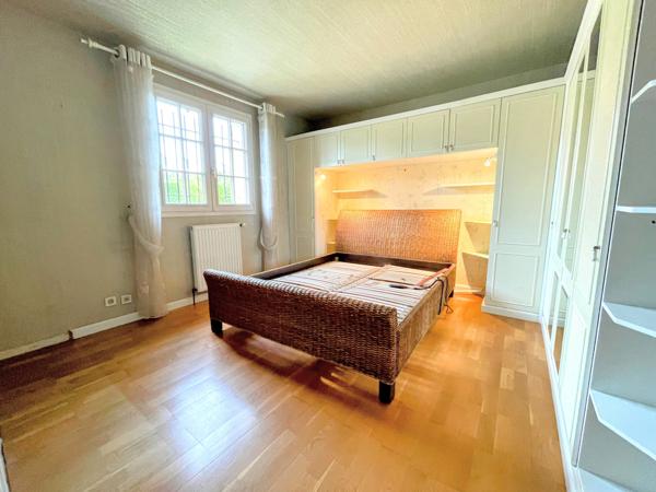 Cerny (91590) Maison 4 chambres, sous-sol, piscine sur 1454 m² de terrain