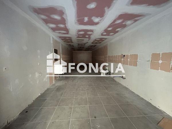 Location Local commercial 1 pièce 64.3 m² - 18 RUE PIERRE SEMARD Sete 34200