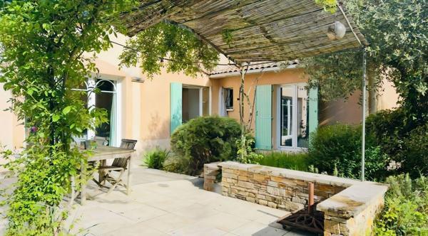 Maison de 140m² avec 3 chambres + 1 Bureau, garage et piscine