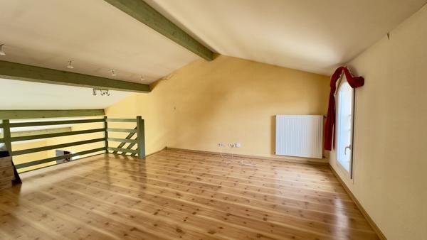 Maison de 140m² avec 3 chambres + 1 Bureau, garage et piscine