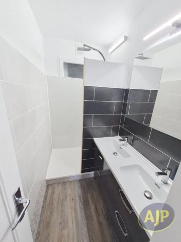 Appartement à louer Reze : 3 pièces, 62m² avec 2 chambre(s) à 850€ - AJP Immobilier Rezé