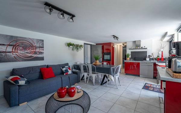 Maison à vendre    8 pièces •  Biscarrosse