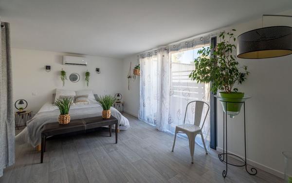 Maison à vendre    8 pièces •  Biscarrosse