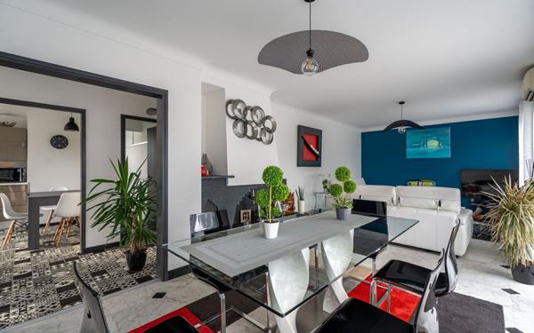 Maison à vendre    8 pièces •  Biscarrosse