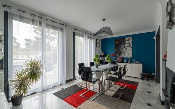 Maison à vendre    8 pièces •  Biscarrosse