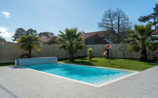 Maison à vendre    8 pièces •  Biscarrosse