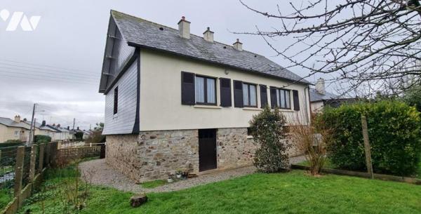 MARTIGNE-FERCHAUD - Centre : Pavillon avec terrain