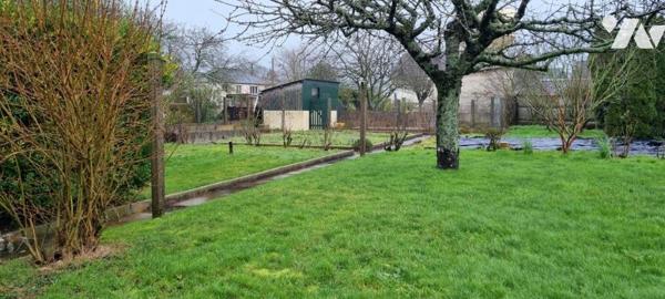 MARTIGNE-FERCHAUD - Centre : Pavillon avec terrain