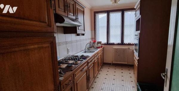 MARTIGNE-FERCHAUD - Centre : Pavillon avec terrain