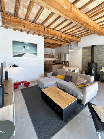 Maison  3 chambres et bureau, cour et parking