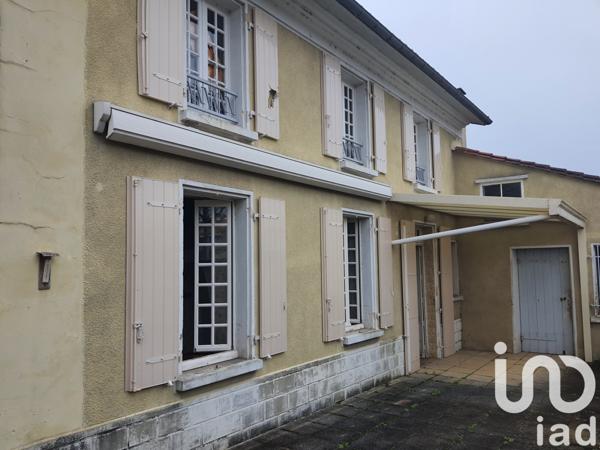 Maison à vendre 7 pièces 144 m² Saint-Jean-d'Angély