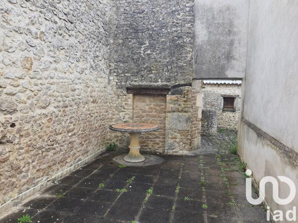 Maison à vendre 7 pièces 144 m² Saint-Jean-d'Angély