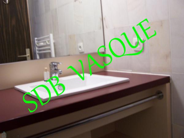 Joli pavillon T3 de 40m2 environ avec terrasse dans résidence avec piscine