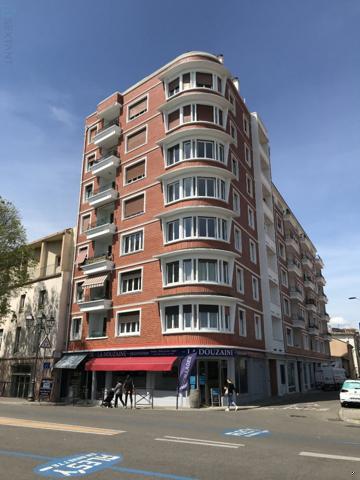 Appartement élégant de 4 pièces, idéalement situé en centre ville d'Alès.