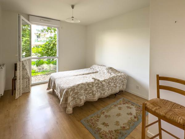 Eaubonne (95600) Montlignon. 3 pièces de 64 M2 en rez-de-jardin.