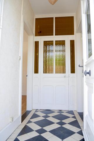 VASTE MAISON AVEC JARDIN COMPOSEE DE 2 APPARTEMENTS