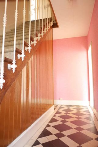 VASTE MAISON AVEC JARDIN COMPOSEE DE 2 APPARTEMENTS