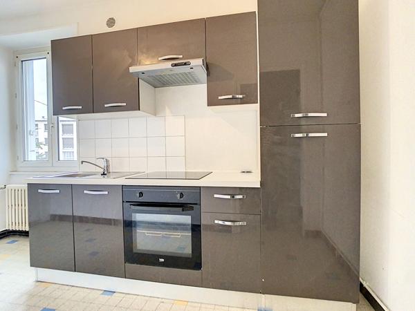 Tassin-La-Demi-Lune : Appartement 2 pièces 50m² avec cuisine aménagée