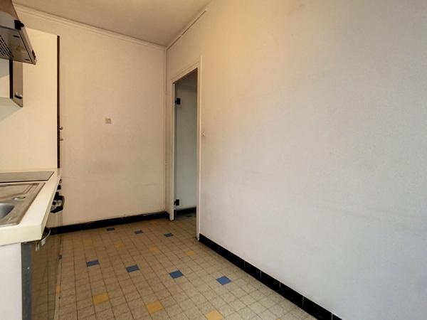 Tassin-La-Demi-Lune : Appartement 2 pièces 50m² avec cuisine aménagée