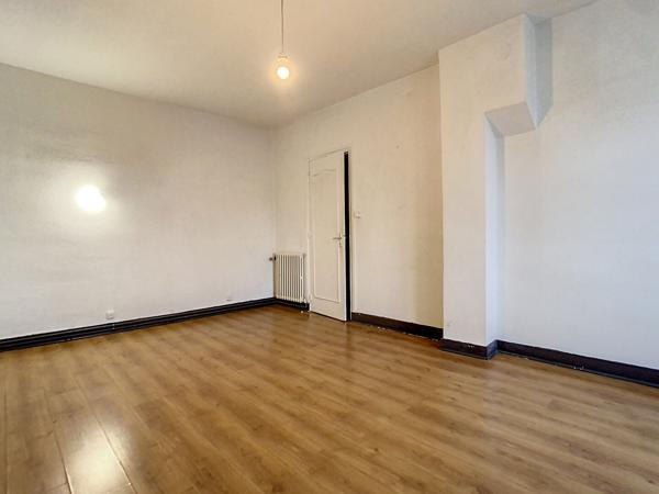 Tassin-La-Demi-Lune : Appartement 2 pièces 50m² avec cuisine aménagée