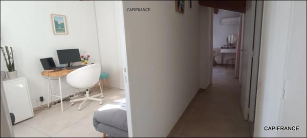 A ST CYR SUR MER (83) Superbe duplex rénové de type 3 de 74 m² en centre ville, au 2ème étage