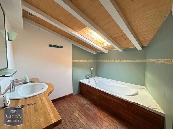 Appartement à louer 4 pièces 85m² Saint Antoine l'Abbaye (38160)