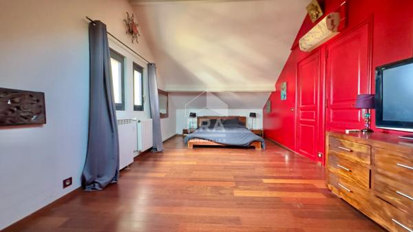 MAISON 122 M² ? ATHIS MONS, SECTEUR CALME ET BEAUX VOLUMES