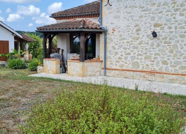 Maison à vendre    5 pièces • 225 m2 Casseneuil