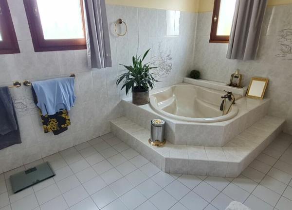 Maison à vendre    5 pièces • 225 m2 Casseneuil