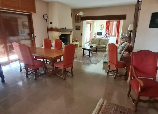 Maison à vendre    5 pièces • 225 m2 Casseneuil