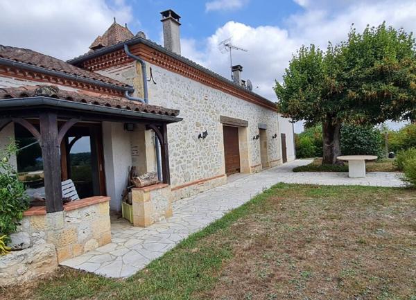 Maison à vendre    5 pièces • 225 m2 Casseneuil