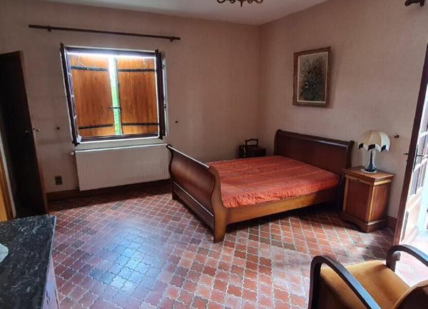 Maison à vendre    5 pièces • 225 m2 Casseneuil