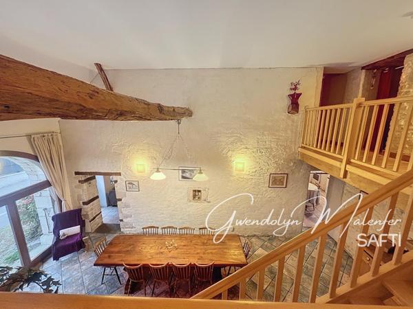 Maison en pierre rénovée avec charme et authenticité