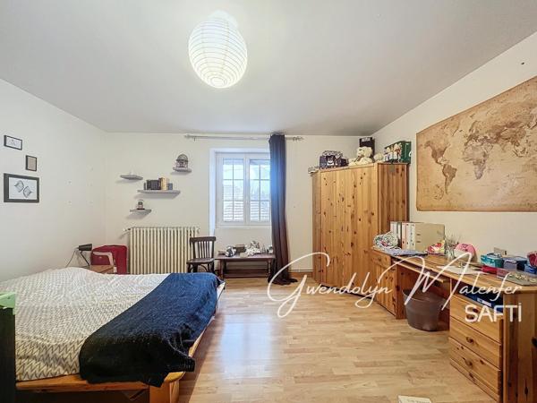 Maison en pierre rénovée avec charme et authenticité