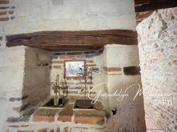 Maison en pierre rénovée avec charme et authenticité