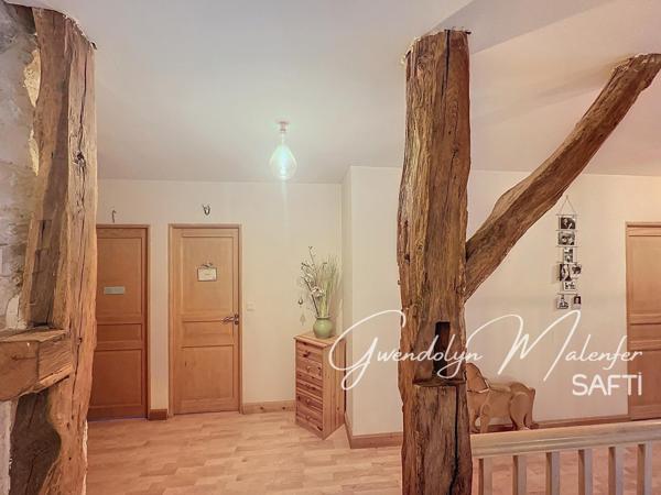 Maison en pierre rénovée avec charme et authenticité