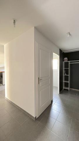 A LOUER APPARTEMENT DE TYPE 2 AVEC JARDIN - SECTEUR BLAYE , Saint seurin de cursac