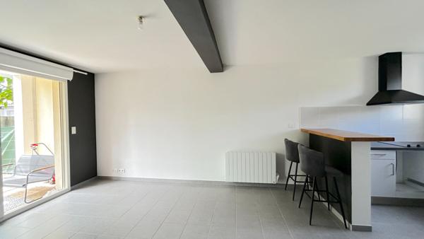 A LOUER APPARTEMENT DE TYPE 2 AVEC JARDIN - SECTEUR BLAYE , Saint seurin de cursac