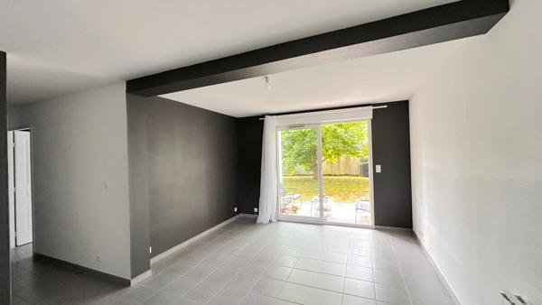 A LOUER APPARTEMENT DE TYPE 2 AVEC JARDIN - SECTEUR BLAYE , Saint seurin de cursac