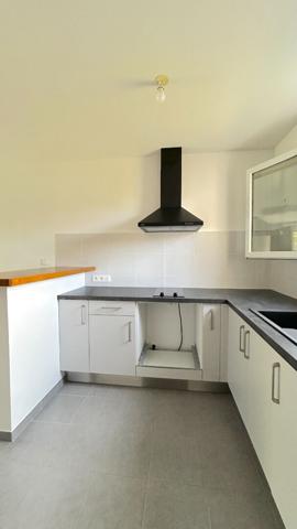 A LOUER APPARTEMENT DE TYPE 2 AVEC JARDIN - SECTEUR BLAYE , Saint seurin de cursac