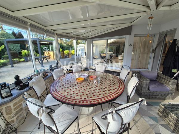 Maison d'architecte 262 m² avec un parc de plus de 4700 m²