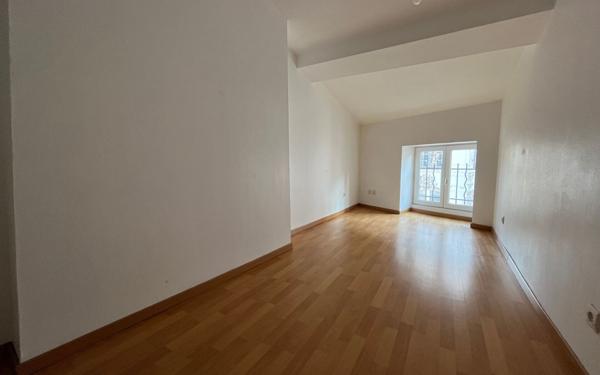 Appartement à louer    2 pièces • 67 m2 Mâcon