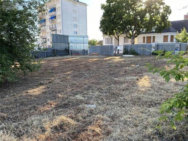 Terrain à Batir à vendre à Vichy dans l'Allier (03200), ref : 2020/572-03020