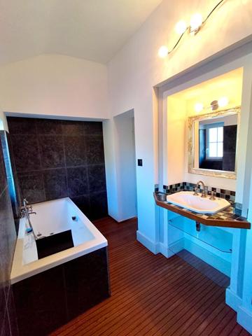 Frontignan - Magnifique villa de 220M² de type 6, avec jardin de 1122M² avec piscine